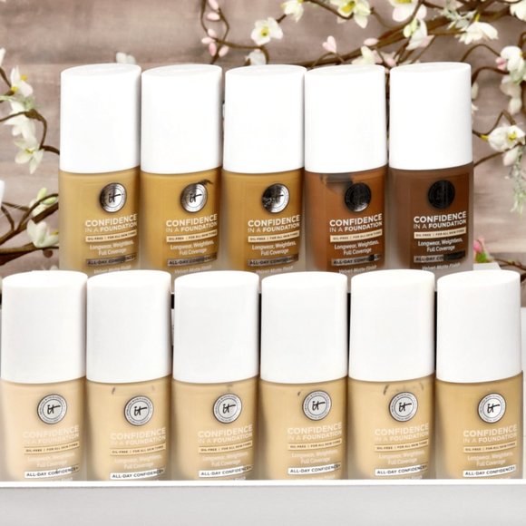 it cosmetics Other - It Cosmetics Confidence in a Foundation
